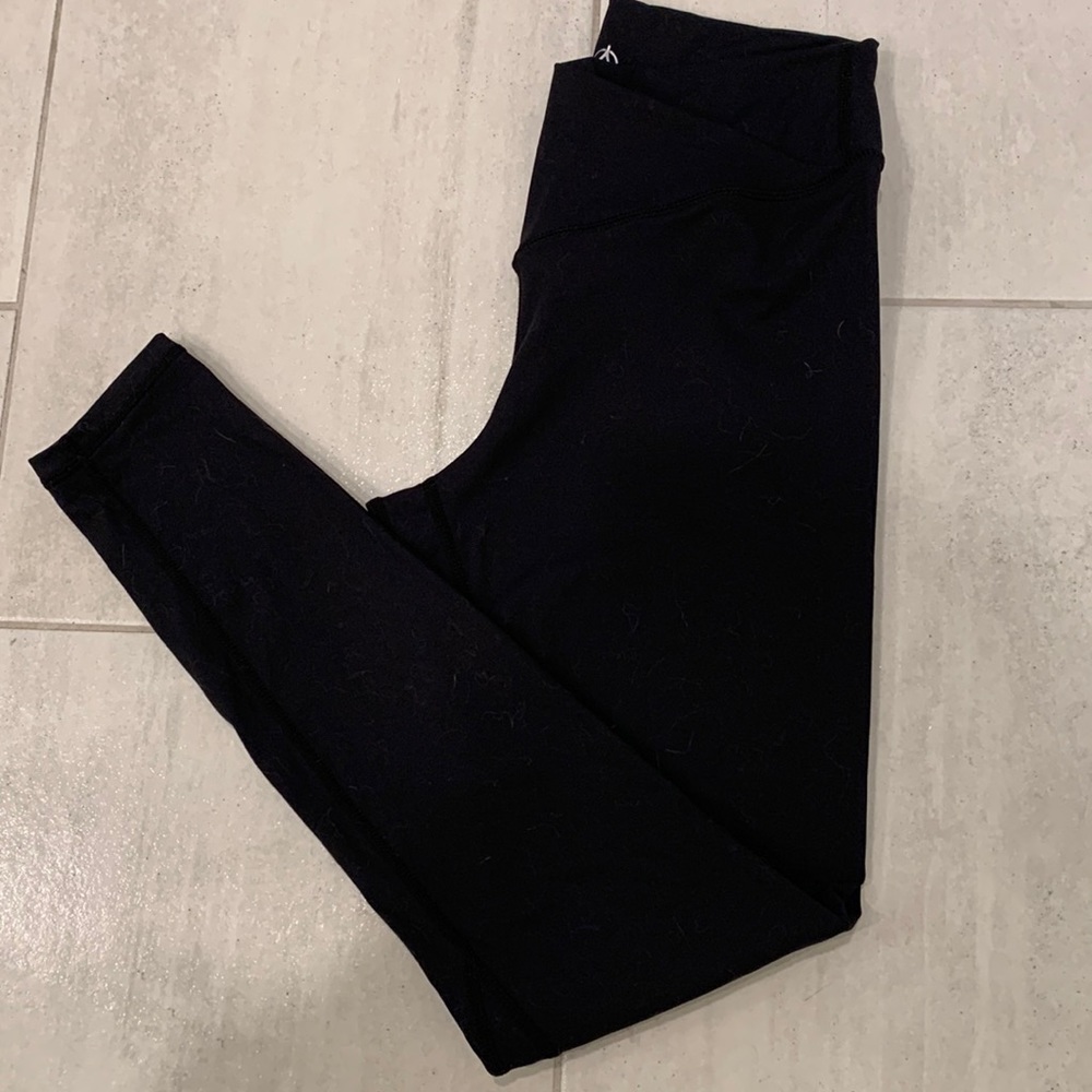 3/$15! Sunzel  Women’s Buttery Soft Leggings. Size M